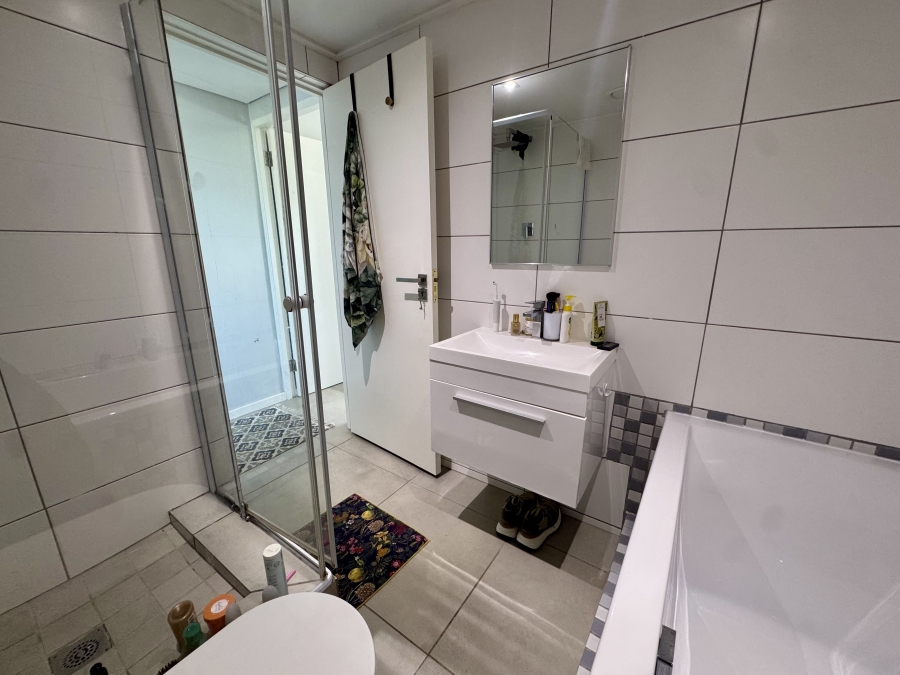 To Let 2 Bedroom Property for Rent in Waves Edge Western Cape